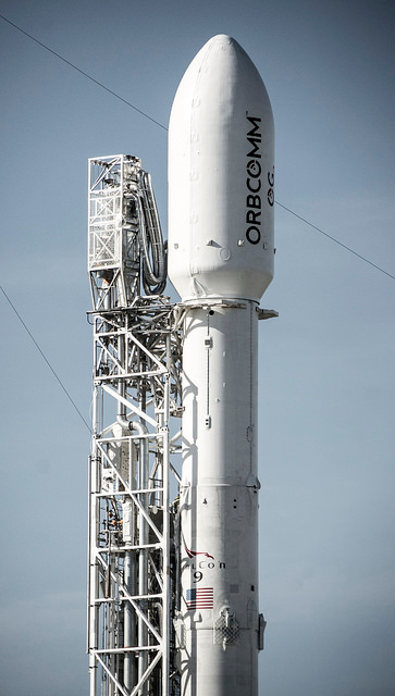 Illustration for article titled Tonight, SpaceX Will Attempt to Land a Rocket on Solid Ground